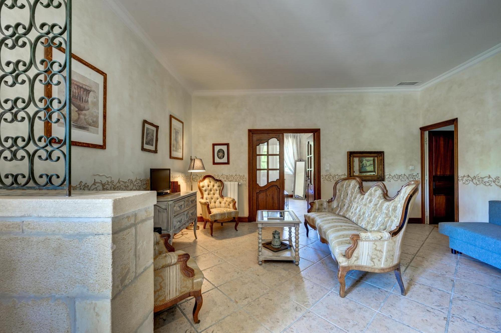 Готель Mas Des Comtes De Provence Тараскон Екстер'єр фото