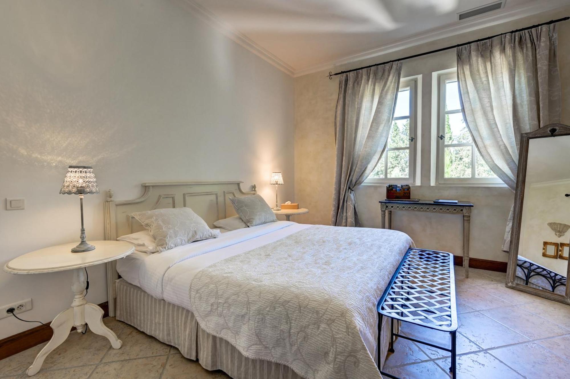 Готель Mas Des Comtes De Provence Тараскон Екстер'єр фото