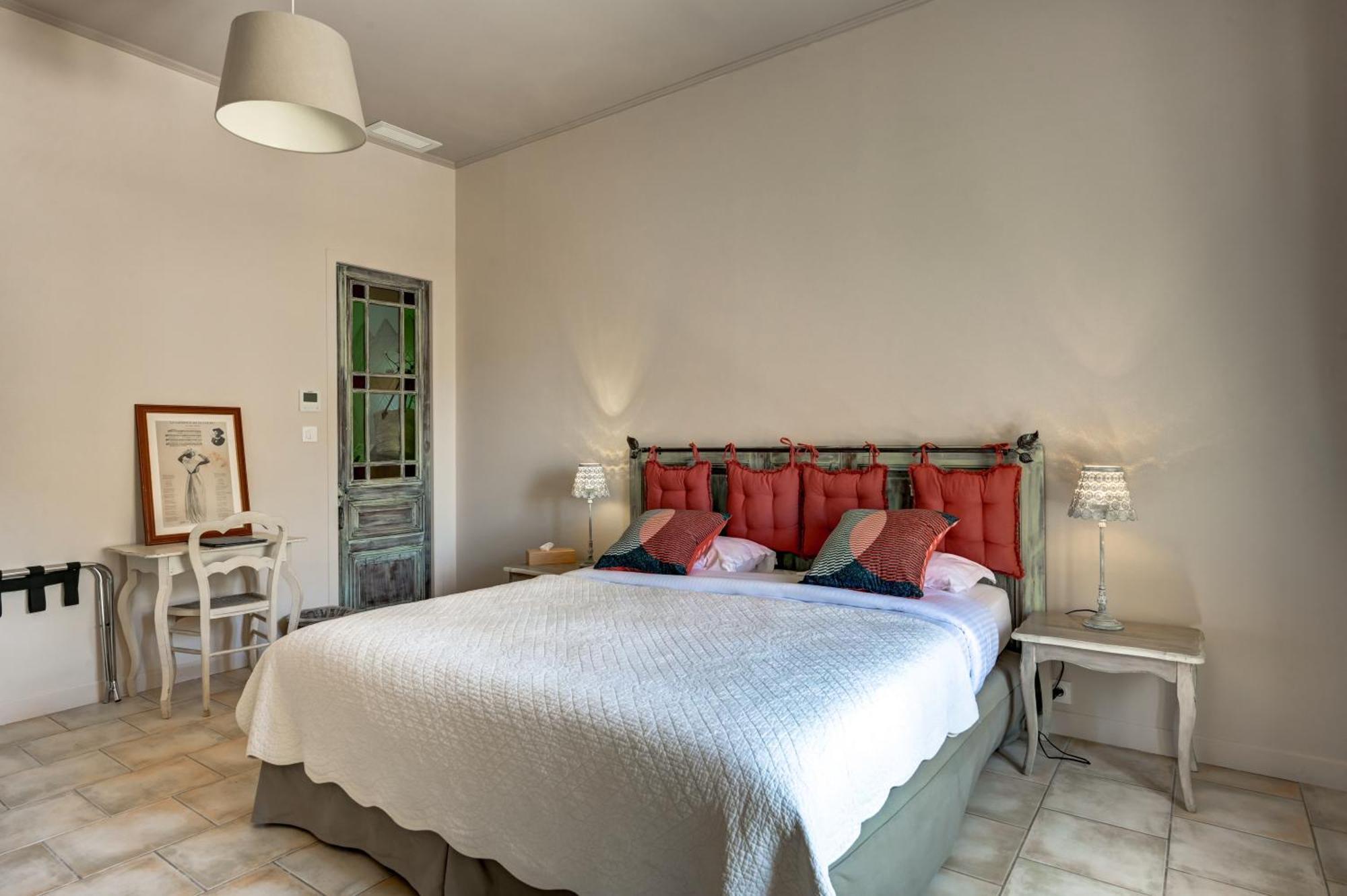 Готель Mas Des Comtes De Provence Тараскон Екстер'єр фото