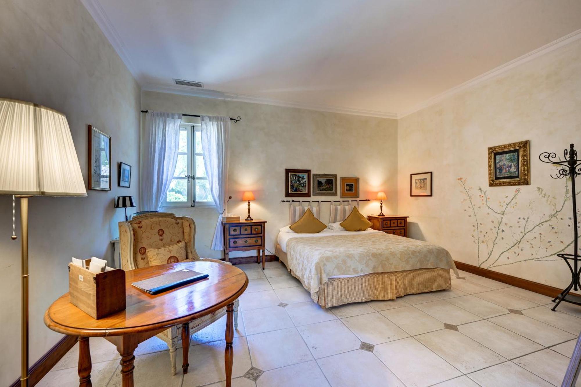 Готель Mas Des Comtes De Provence Тараскон Екстер'єр фото