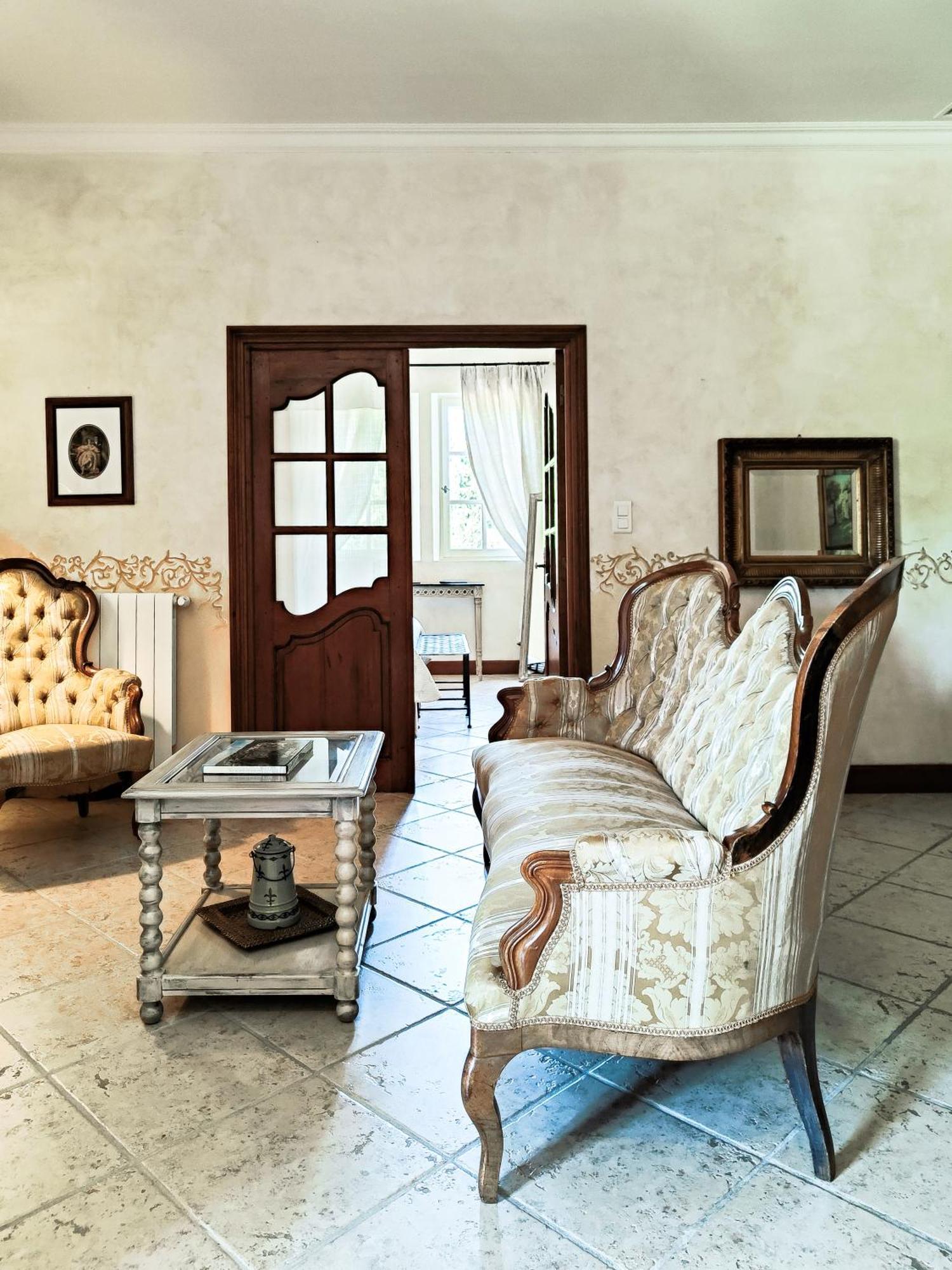 Готель Mas Des Comtes De Provence Тараскон Екстер'єр фото